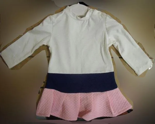 Vestiti per bambini «Unknown» — foto 4 dell'alert A12/1424/15