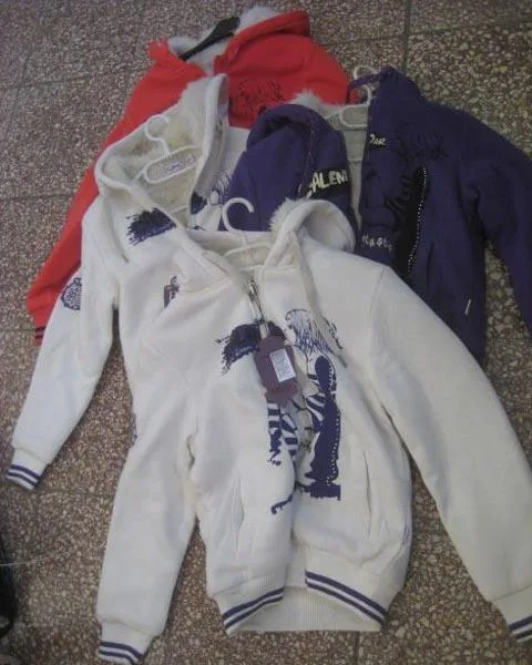 Felpa per bambini «Unknown» — foto 2 dell'alert A12/1216/15