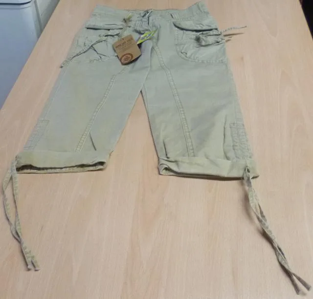 Pantaloni per bambini «Unknown» — foto 2 dell'alert A12/1245/14