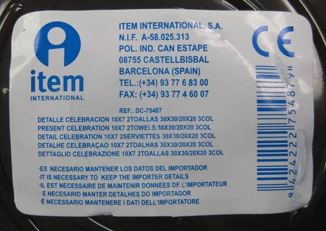 Asciugamano e ciliegia decorativa «Unknown» (Item International)