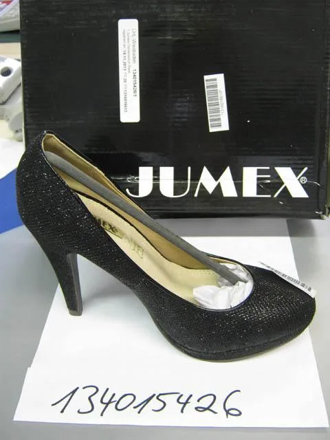 Scarpe da donna «Unknown» — foto 2 dell'alert A12/0164/14