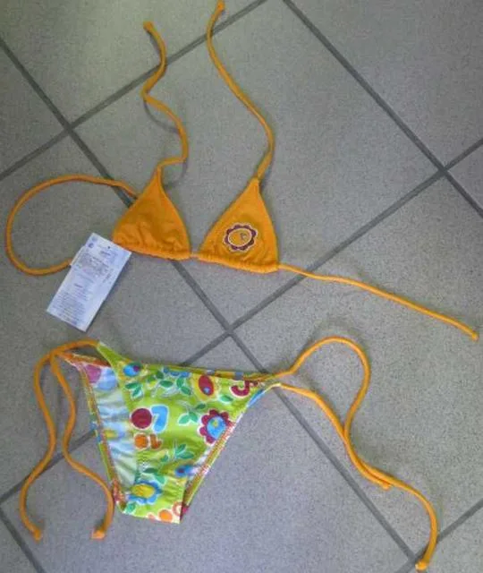 Bikini da ragazza «Unknown» — foto 2 dell'alert A12/1023/12