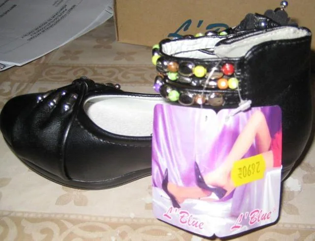Scarpe da donna «Unknown» — foto 2 dell'alert A12/1341/13