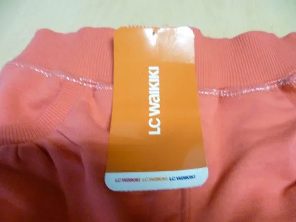 Pantaloni per bambini «Unknown» — foto 2 dell'alert A12/2014/14