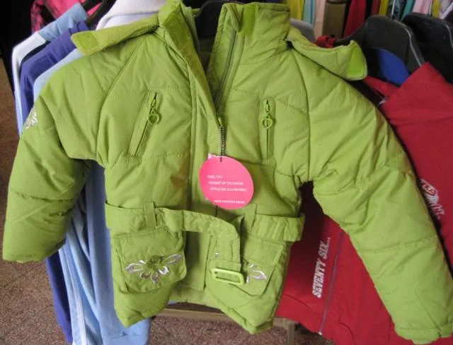 Cappotto per bambini «Unknown» — foto 2 dell'alert A12/1097/14