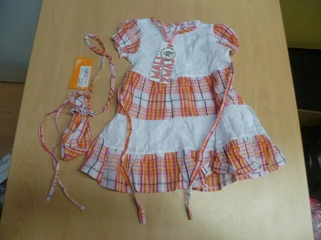 Abito da ragazza con una borsa &amp; #13; &amp; #13; «Unknown» (Mali Zmaj)
