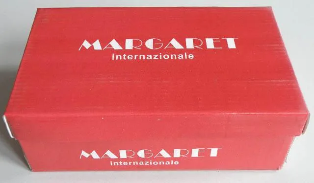 Scarpe da donna «Unknown» (Margaret internazionale)