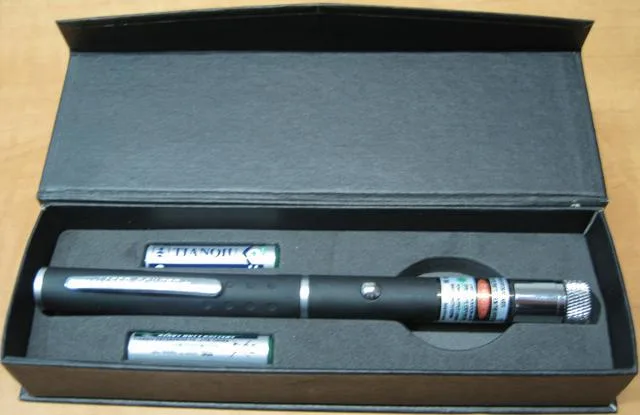 Puntatore laser & #13; & #13; «Unknown» — foto 1 dell'alert A12/1419/12