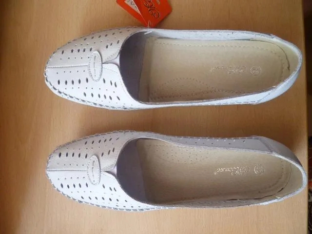 Scarpe da donna & #13; & #13; «Unknown» — foto 4 dell'alert A12/1344/12