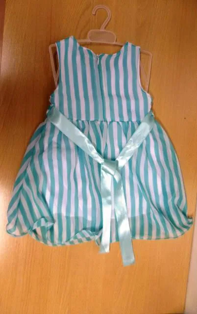 Abito per bambini «Unknown» — foto 2 dell'alert A12/0933/14