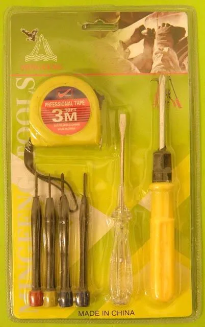 Set di utensili con tester di tensione «Unknown» — foto 2 dell'alert A12/1314/14