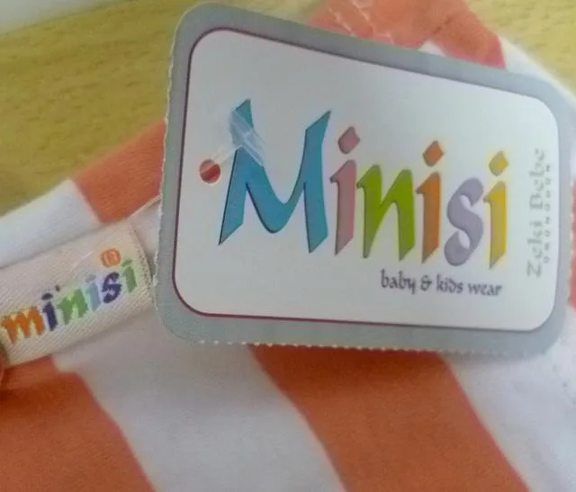 Abito per bambini «Unknown» — foto 3 dell'alert A12/1026/13