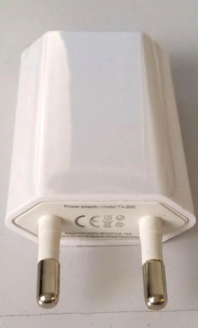 Caricabatterie USB per telefono «Unknown» — foto 3 dell'alert A12/0456/14