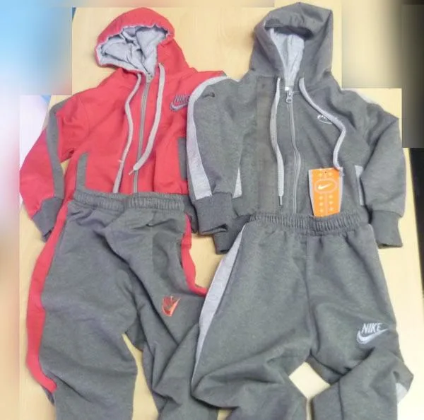 Abbigliamento per bambini «Unknown» — foto 2 dell'alert A12/1451/15