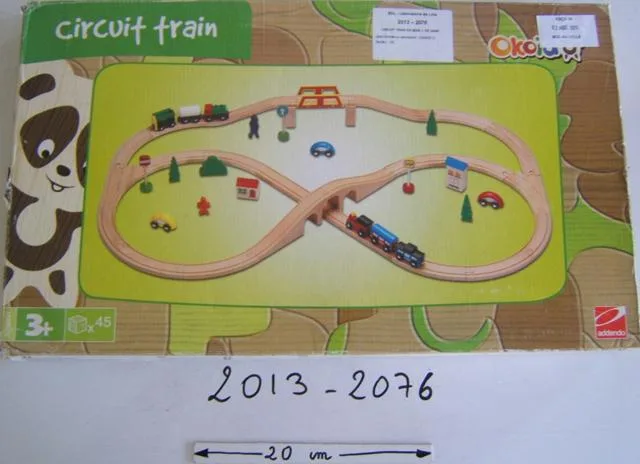 Set di treni giocattolo «Unknown» (Okoia Addendo)