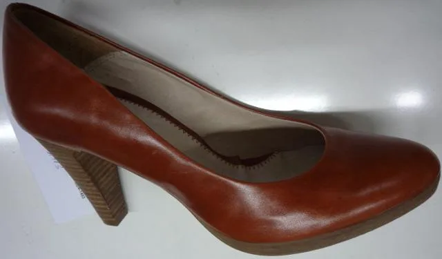 Scarpe da donna «Unknown» — foto 1 dell'alert A12/0594/14