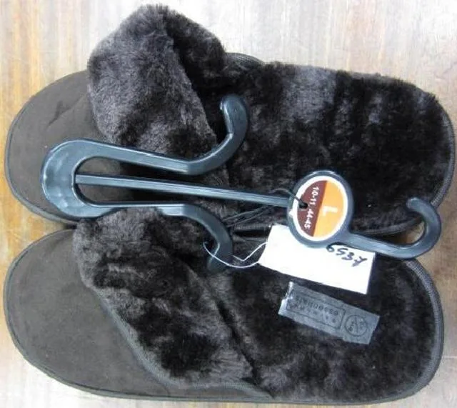 Pantofole da uomo &amp; #13; &amp; #13; «Unknown» (Primark)