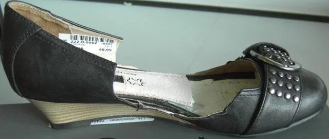 Scarpe da donna «Unknown» — foto 1 dell'alert A12/1648/13