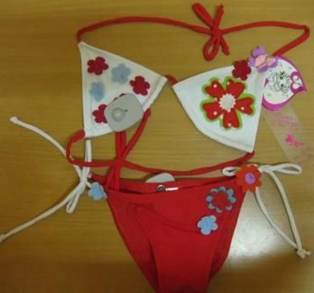 Bikini da ragazza «Unknown» — foto 2 dell'alert A12/1245/12