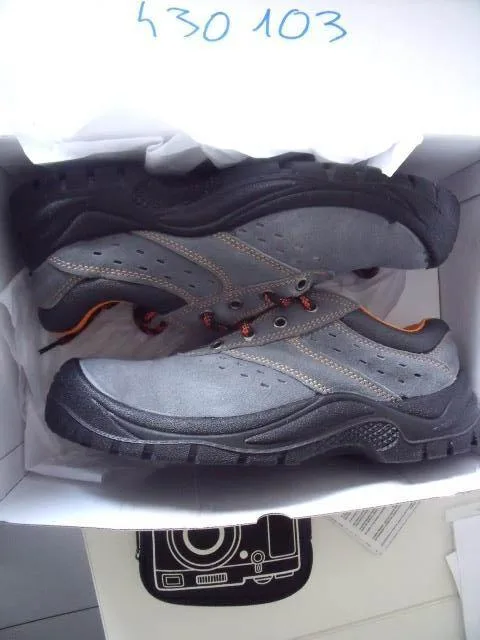 Scarpe di sicurezza «Unknown» — foto 1 dell'alert A12/1057/14