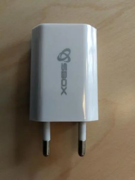 Caricabatterie USB «Unknown» — foto 1 dell'alert A11/0040/18