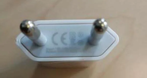 Caricabatterie USB «Unknown» — foto 2 dell'alert A11/0040/18