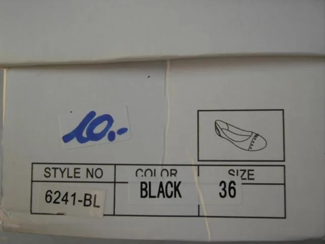 Scarpe da donna «Unknown» — foto 2 dell'alert A12/0909/13