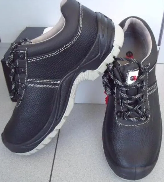 Scarpe protettive «Unknown» — foto 2 dell'alert A12/0661/13