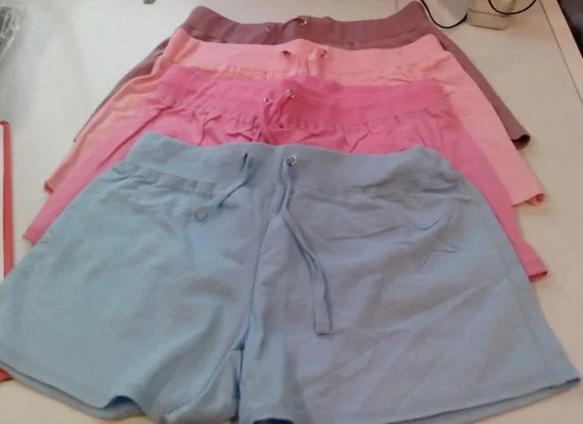 Pantaloncini da ragazza «Unknown» — foto 2 dell'alert A12/1351/14
