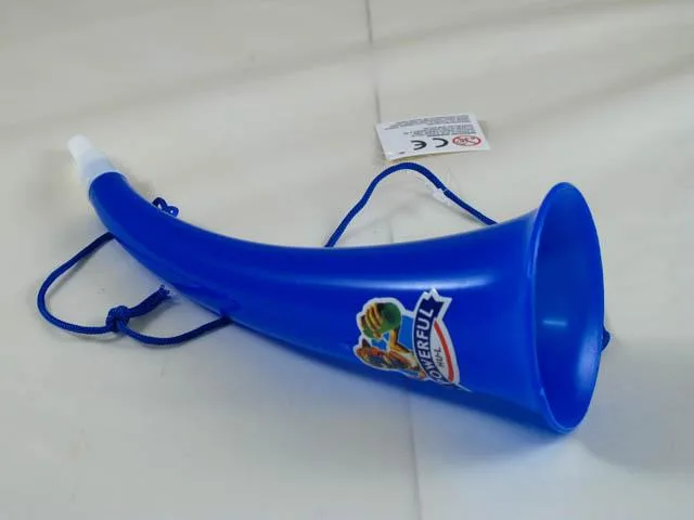 Corno di plastica «Unknown» (Tiimari)