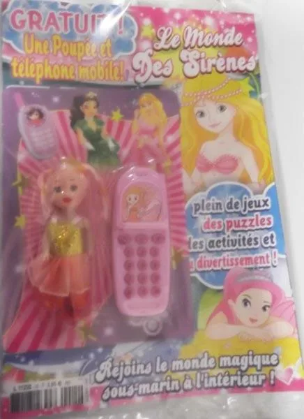 Bambola di plastica e telefono cellulare «Unknown» (Unknown)