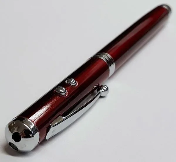Puntatore laser «unknown» — foto 1 dell'alert A12/1776/19