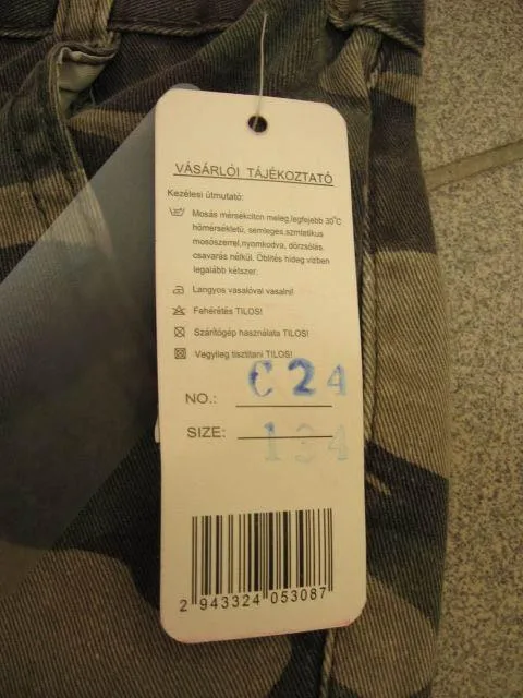 Pantaloni per ragazzi «Unknown» — foto 4 dell'alert A12/0148/14