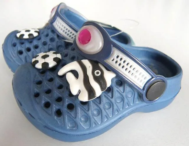 Scarpe per bambini «Unknown» — foto 2 dell'alert A12/0671/14