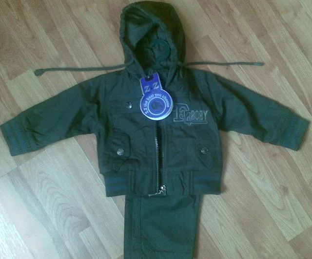 Abbigliamento per ragazzi & #13; & #13; «Unknown» — foto 2 dell'alert A12/0209/13