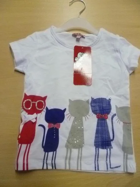 Set da ragazza e T-shirt «Unknown» — foto 2 dell'alert A12/1030/15