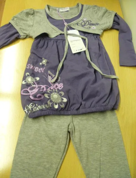 Abbigliamento femminile &amp; #13; &amp; #13; «Unknown» — foto 2 dell'alert A12/1061/12
