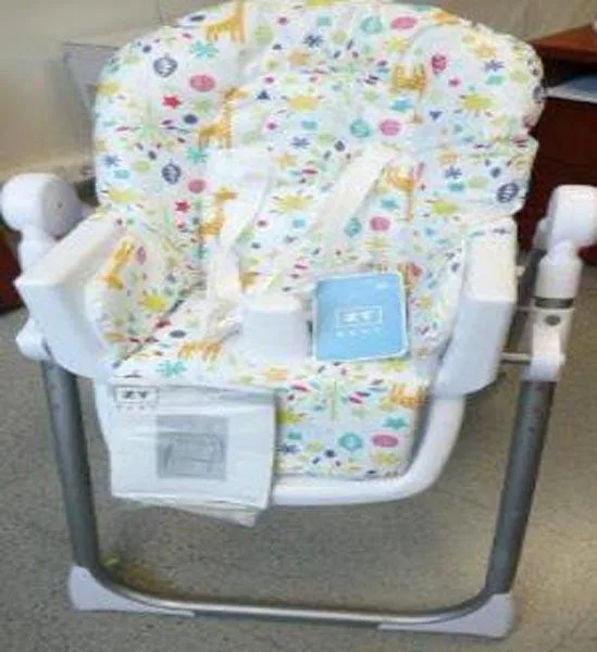 Seggiolone per bambini «Unknown» — foto 2 dell'alert A12/1334/15