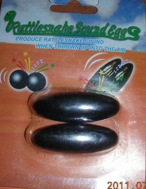 Uova magnetiche "Rattlesnake Sound Egg" (Unknown)