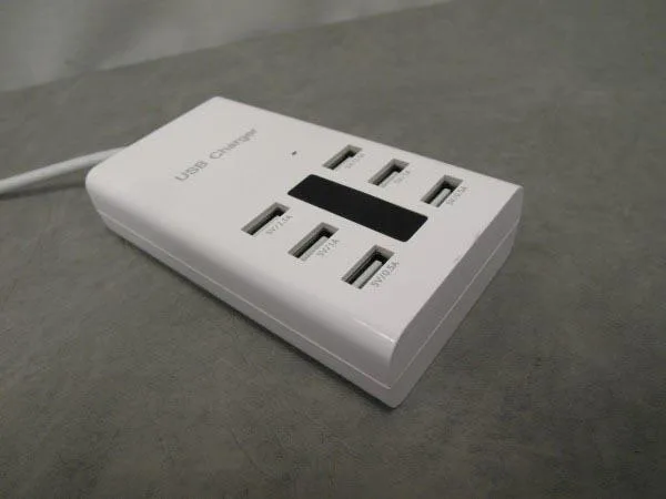 Caricabatterie USB «USB POWER ADAPTOR» — foto 1 dell'alert A12/0165/18