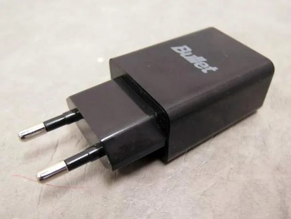 Caricabatterie USB «USB travel charger» — foto 2 dell'alert A12/0992/19