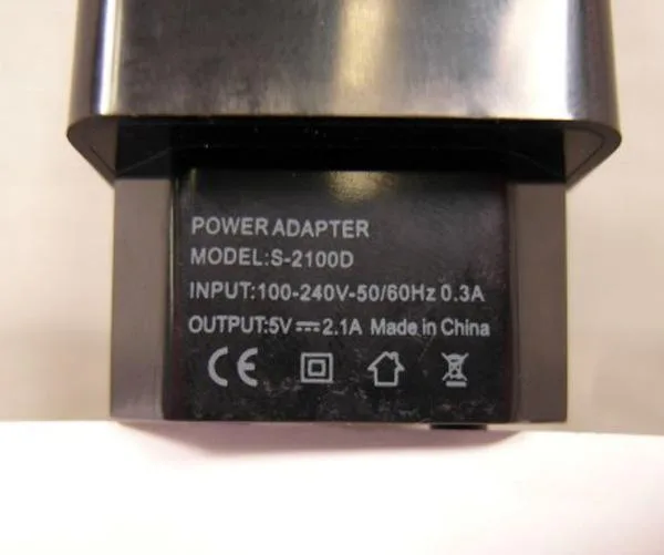 Caricabatterie USB «USB travel charger» — foto 3 dell'alert A12/0992/19