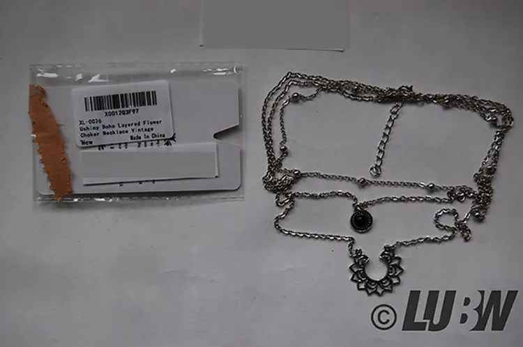 Collana «Ushiny Boho Layered Flower Choker Halskette Vintage Strass Halsketten Anhänger Schmuck K…» — foto 1 dell'alert INFO/00037/22