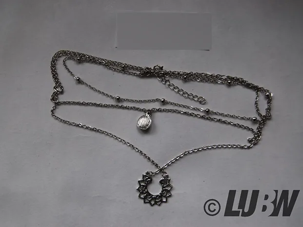 Collana «Ushiny Boho Layered Flower Choker Halskette Vintage Strass Halsketten Anhänger Schmuck K…» — foto 2 dell'alert INFO/00037/22