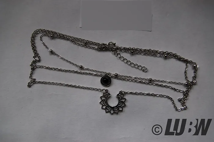 Collana «Ushiny Boho Layered Flower Choker Halskette Vintage Strass Halsketten Anhänger Schmuck K…» — foto 3 dell'alert INFO/00037/22