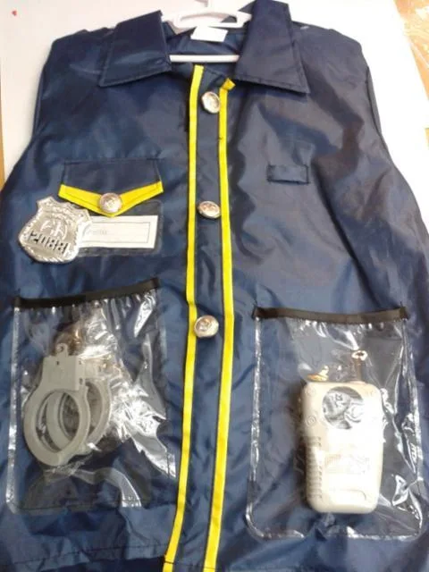 Costume da abito fantasia «Utklaedningssaet/Kostym (Police costume)» — foto 3 dell'alert A12/0836/13