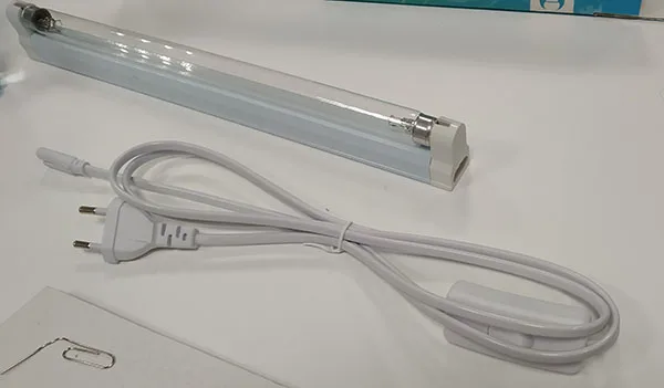 Lampada UV «UV germicidal table lamp» — foto 2 dell'alert A12/01359/22