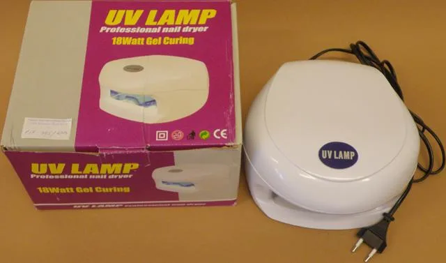 Lampada UV per unghie «UV Lamp Professional Nail dryer 18 Watt Gel Curing» — foto 1 dell'alert A11/0087/14