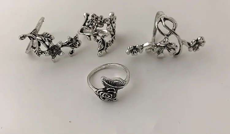 Set di anelli «Vintage 4 st Ring Set Bohemian Flower Silver Ringar Punk Knuckle Ring Set Kvinnor» — foto 1 dell'alert INFO/00082/21