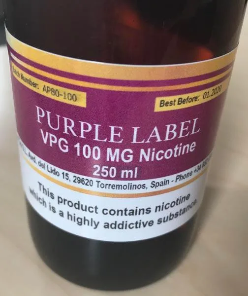 Liquido per sigarette elettroniche «VPG 100MG Nicotine 250 ml» — foto 1 dell'alert A12/1216/18